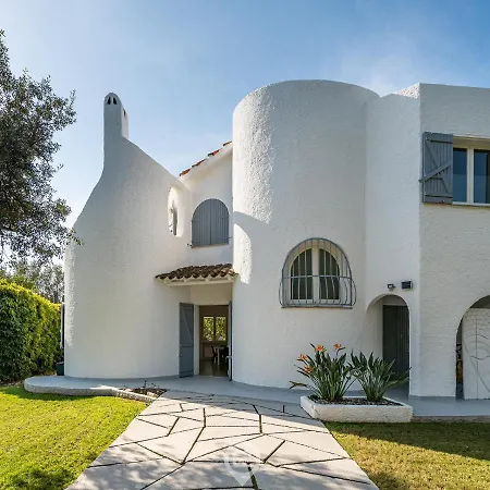 Virago Villa