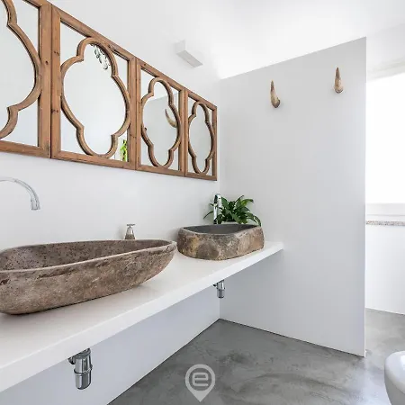 Virago Villa *